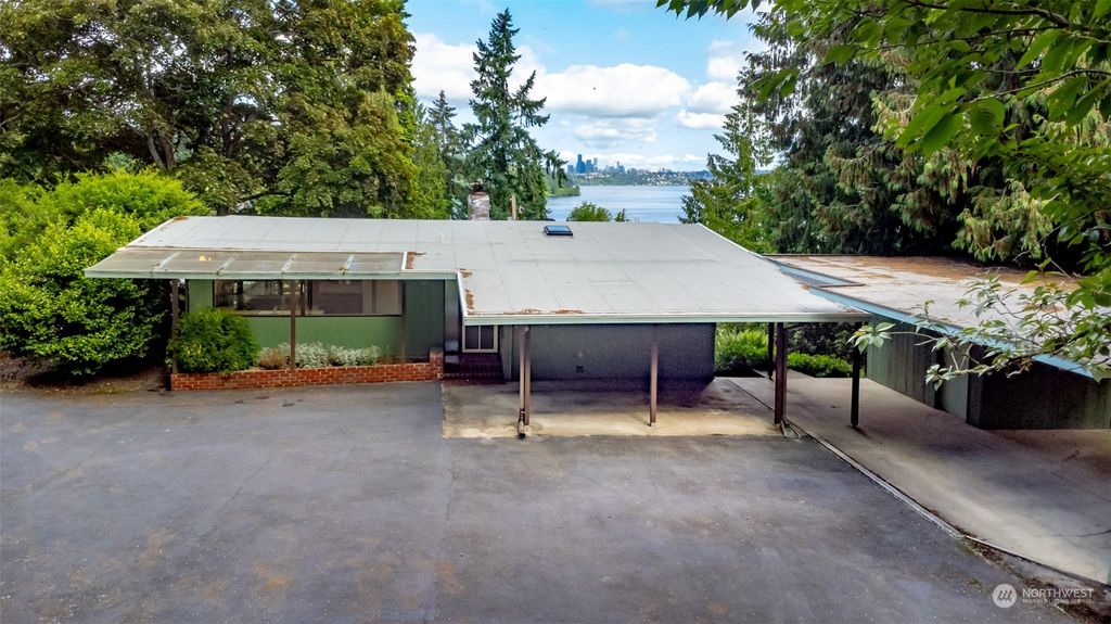 Photo of 8020 SE 57th Street, Mercer Island, WA 98040 (MLS # 2076642)
