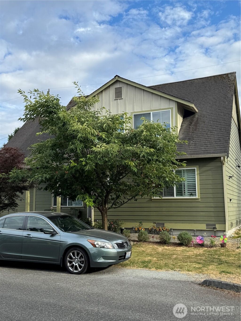 Photo of 5001 S 122nd Lane, Tukwila, WA 98178 (MLS # 2387553)