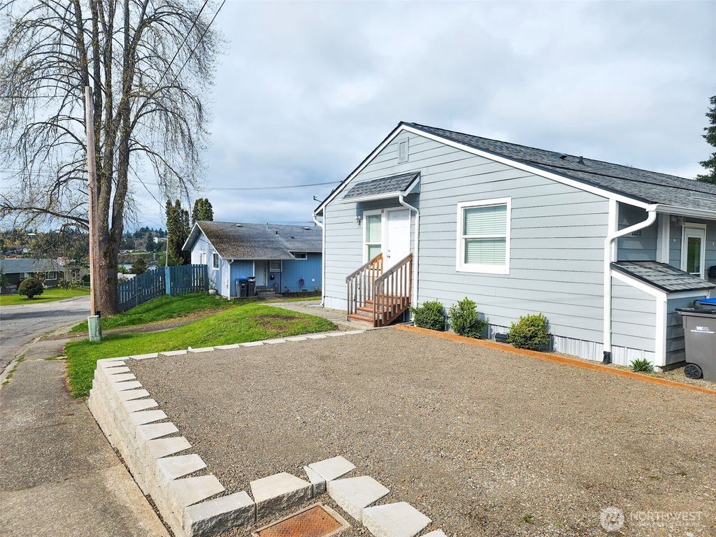 Photo of 212 A&amp;B Elm Street #A&amp;B, Bremerton, WA 98310 (MLS # 2479668)