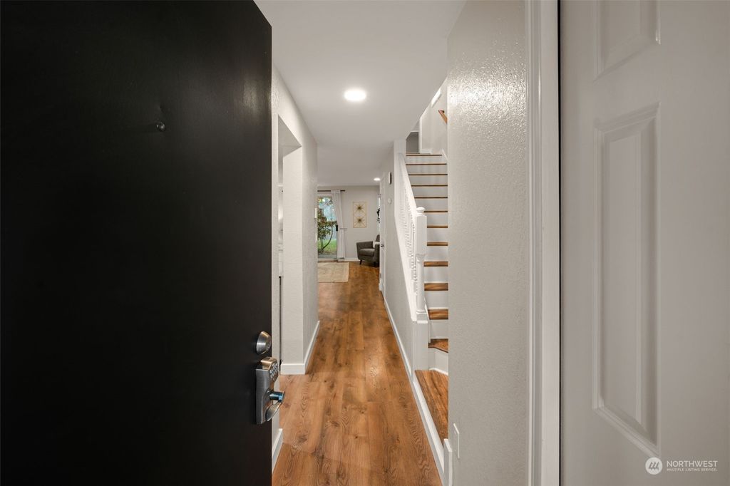 Photo of 220 Newport Way NW #E-37, Issaquah, WA 98027 (MLS # 2075718)