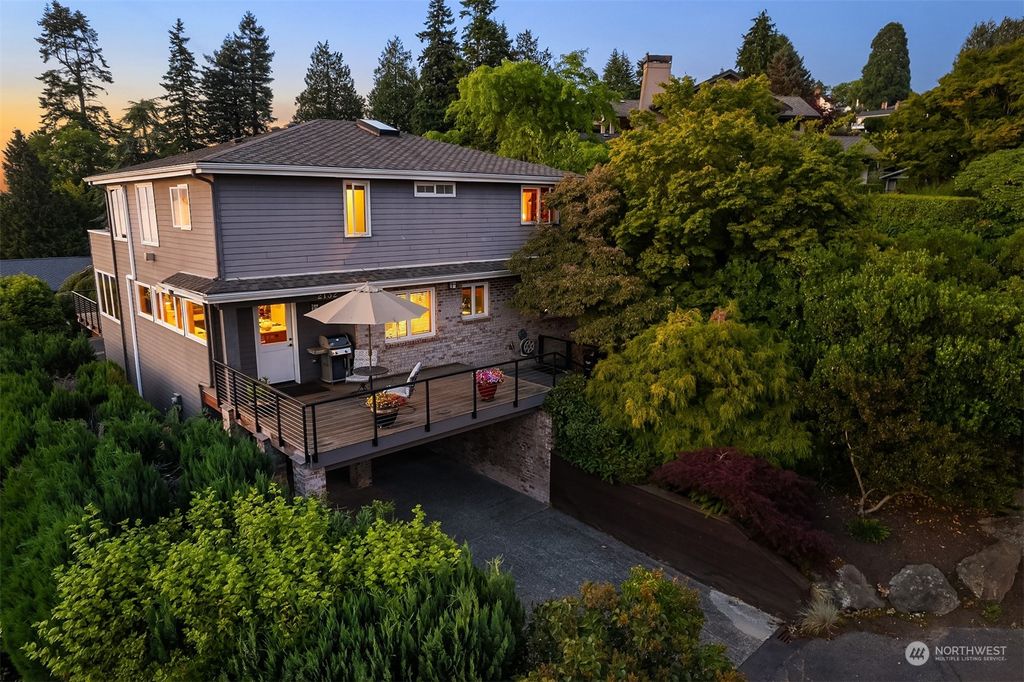 Photo of 2132 NW 99th Street, Seattle, WA 98117 (MLS # 2137164)