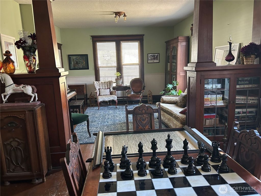 Photo of 211 Seventh Street, Snohomish, WA 98290 (MLS # 2502103)