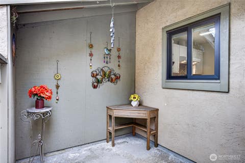 Photo of 10037 NE 138th Place #D2, Kirkland, WA 98034 (MLS # 2531036)