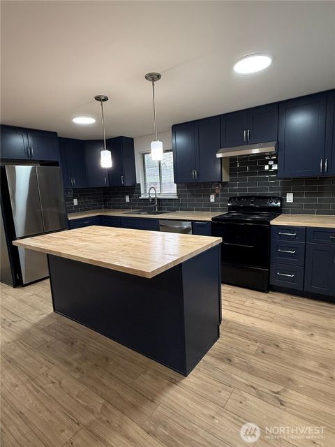 Photo of 21330 Cypress Way, Lynnwood, WA 98036 (MLS # 2501312)