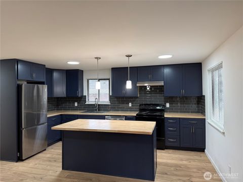 Photo of 21330 Cypress Way, Lynnwood, WA 98036 (MLS # 2501312)