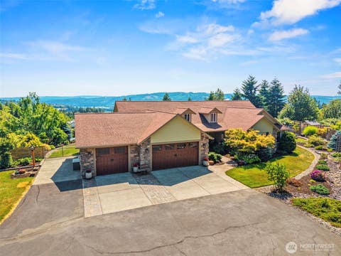 Photo of 499 Beasley Road, Kelso, WA 98626 (MLS # 2555198)
