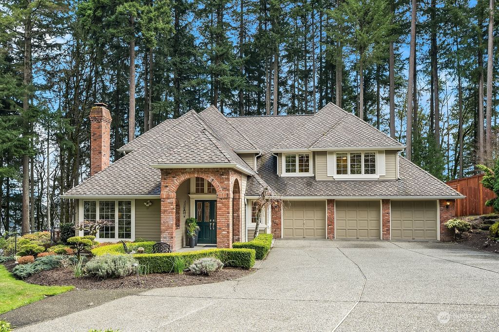 Photo of 5406 Champery Place NW, Issaquah, WA 98027 (MLS # 2054106)