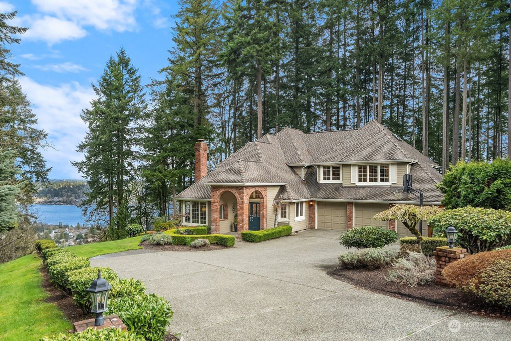 Photo of 5406 Champery Place NW, Issaquah, WA 98027 (MLS # 2054106)