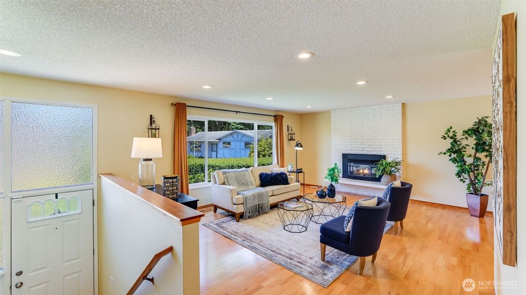 Photo of 12935 SE 185th Street, Renton, WA 98058 (MLS # 2405454)