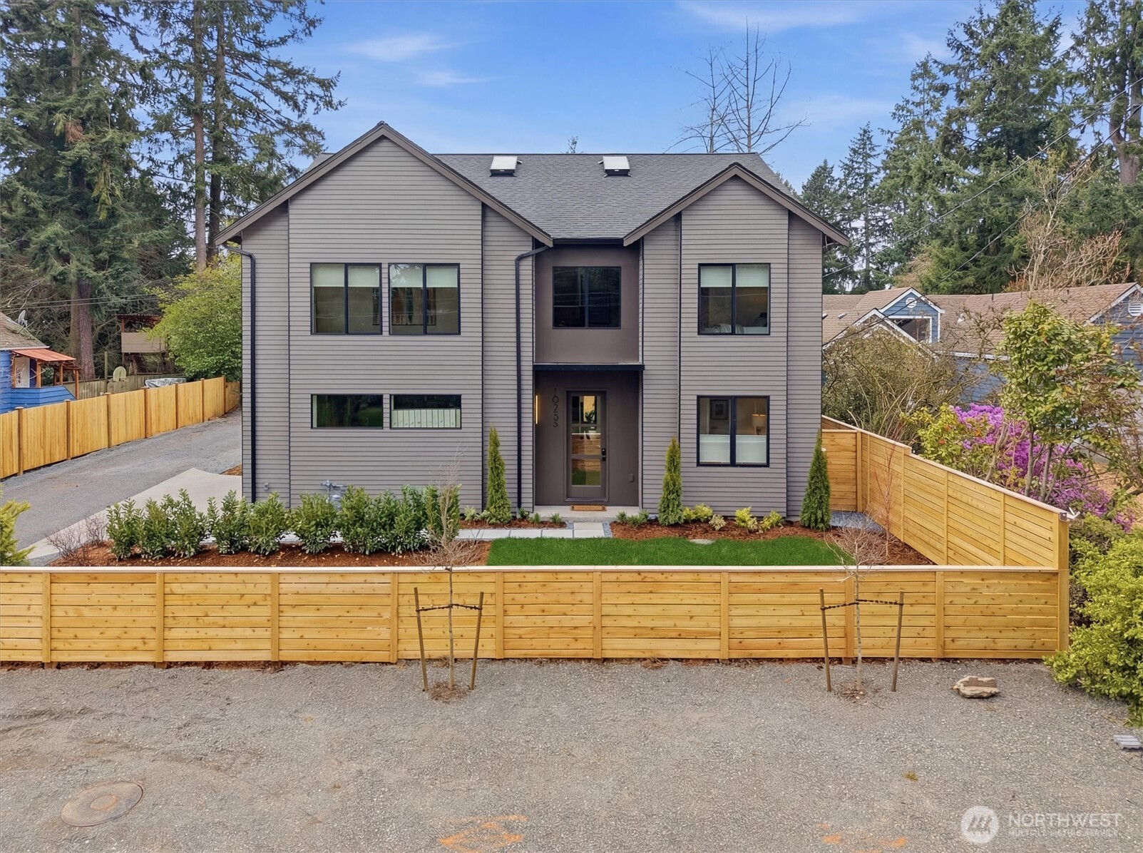 10733 17th Avenue NE