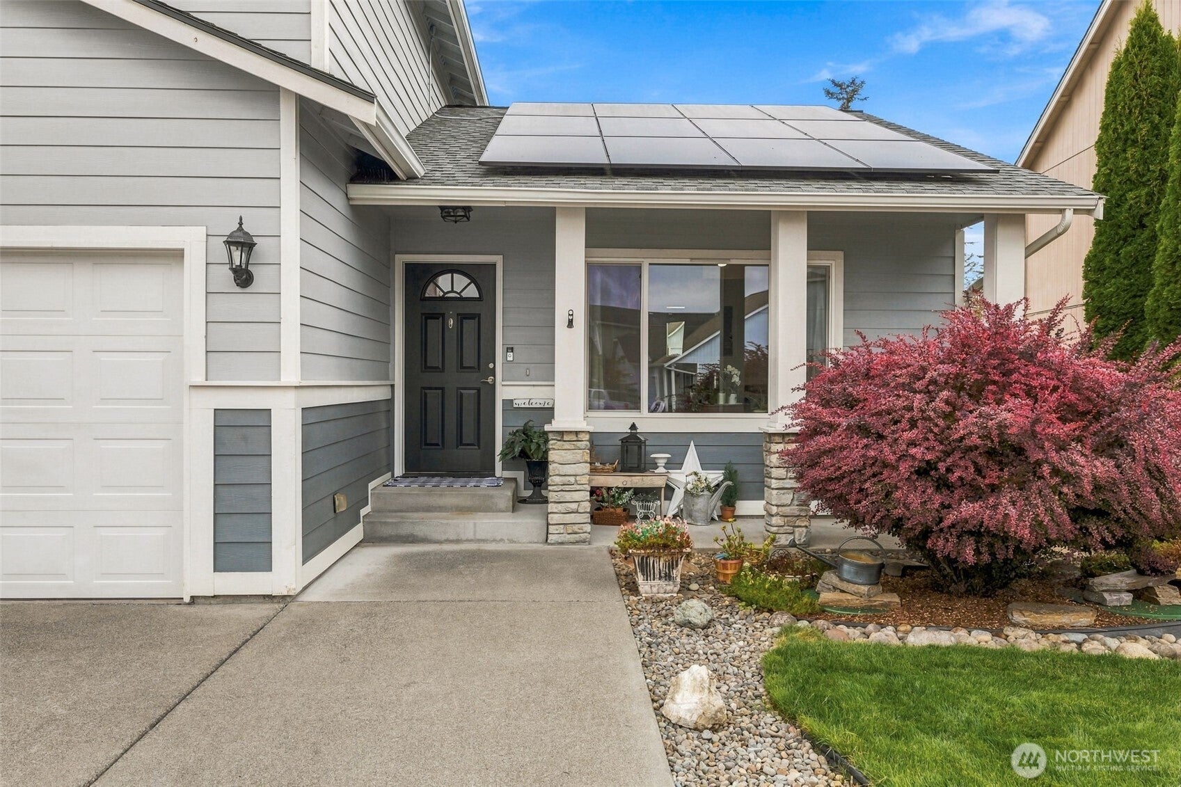 9819 Greenleaf Loop SE