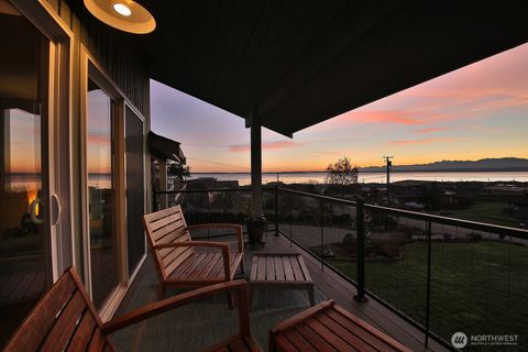 Photo of 5539 Mutiny Sands Road, Freeland, WA 98249 (MLS # 2471662)