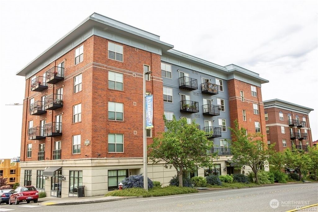 Photo of 1310 10th Street #408, Bellingham, WA 98225 (MLS # 2465999)