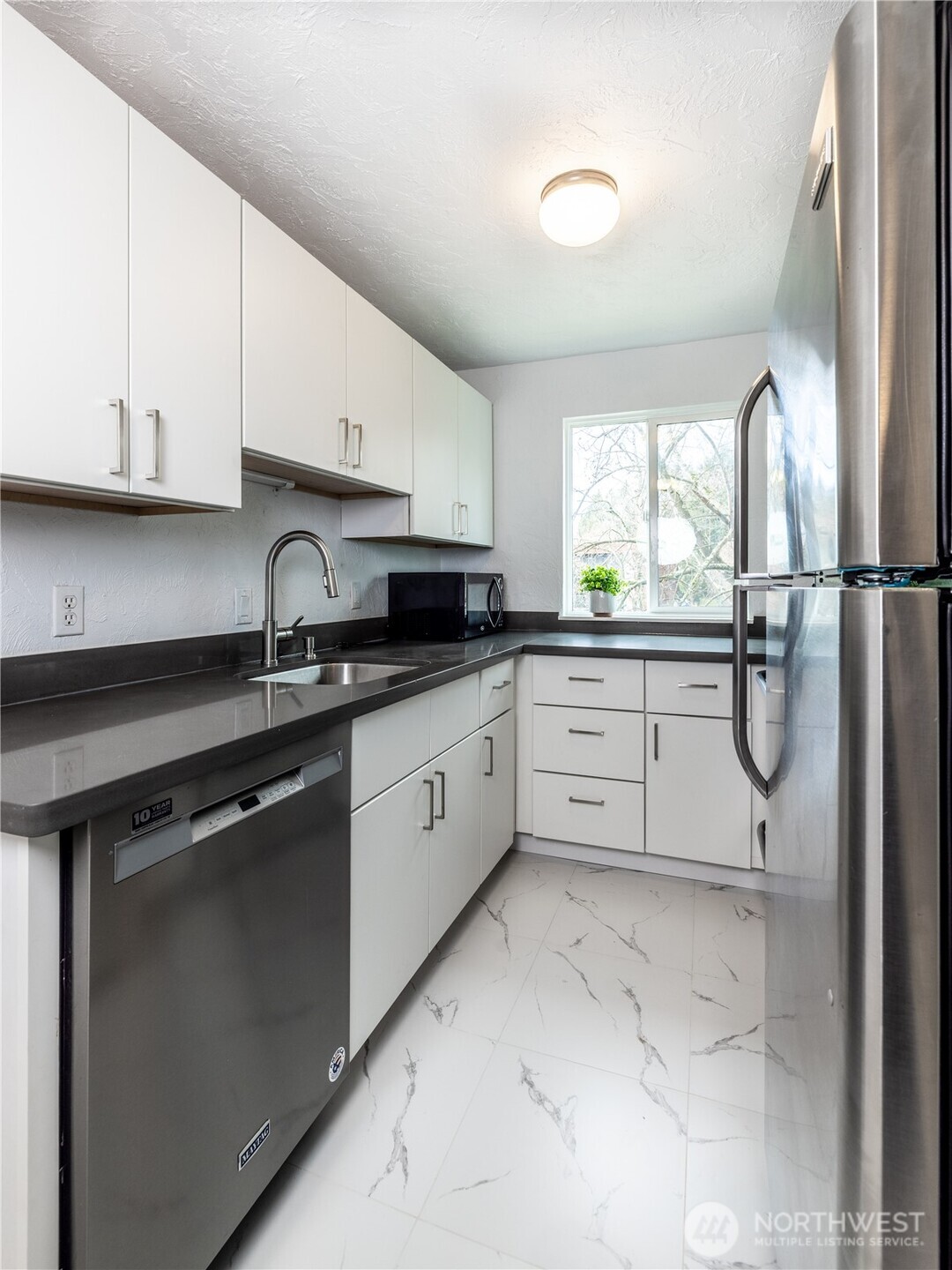 2100 N 106th 307