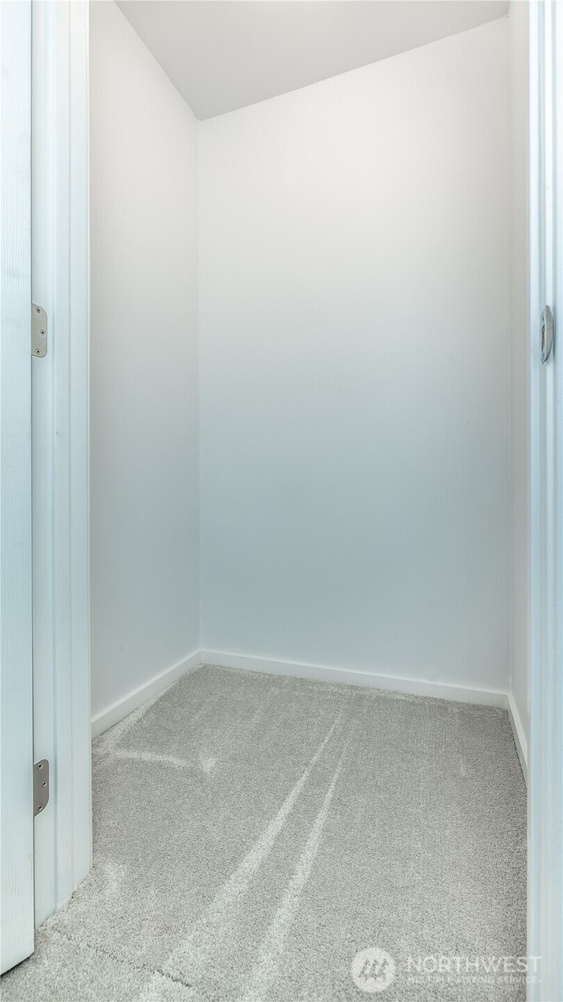 2100 N 106th 307
