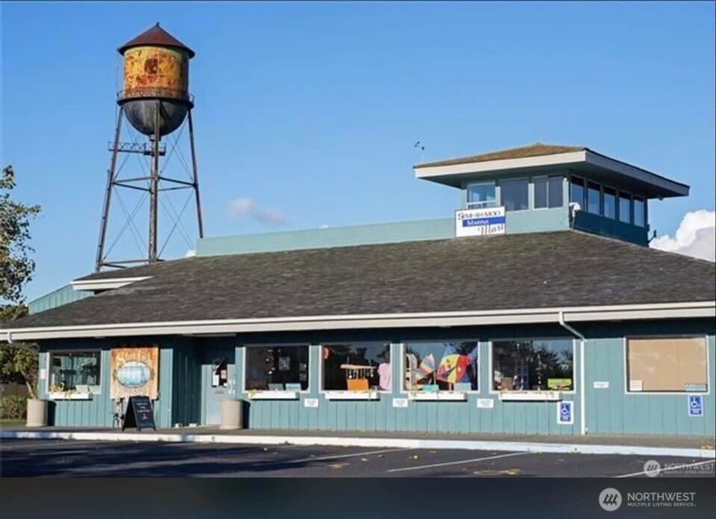 Photo of 8605 Semiahmoo PKWY Dr #L10, Blaine, WA 98230 (MLS # 2489595)