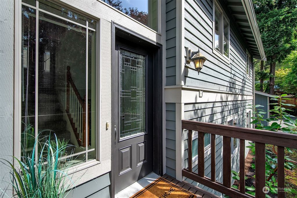 Photo of 16204 14th Avenue NE, Shoreline, WA 98155 (MLS # 2282401)