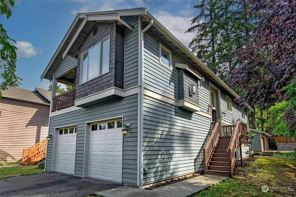 Photo of 16204 14th Avenue NE, Shoreline, WA 98155 (MLS # 2282401)