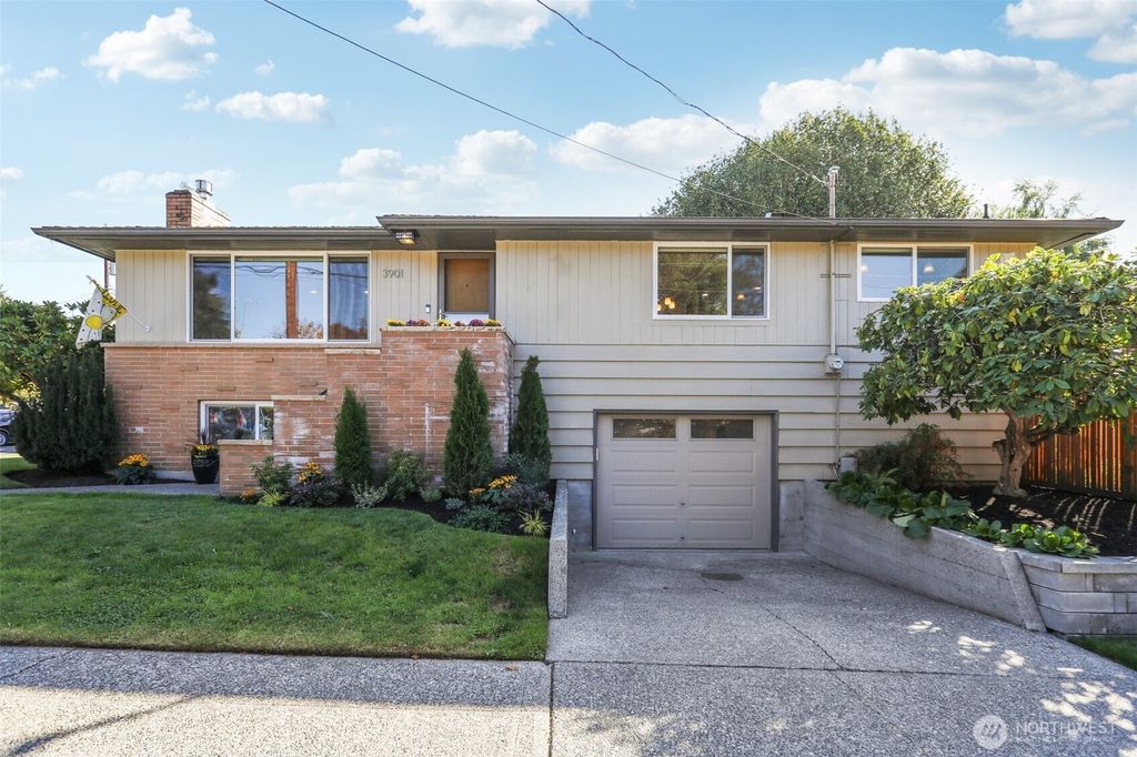 Photo of 3901 SW Hanford Street, Seattle, WA 98116 (MLS # 2434727)