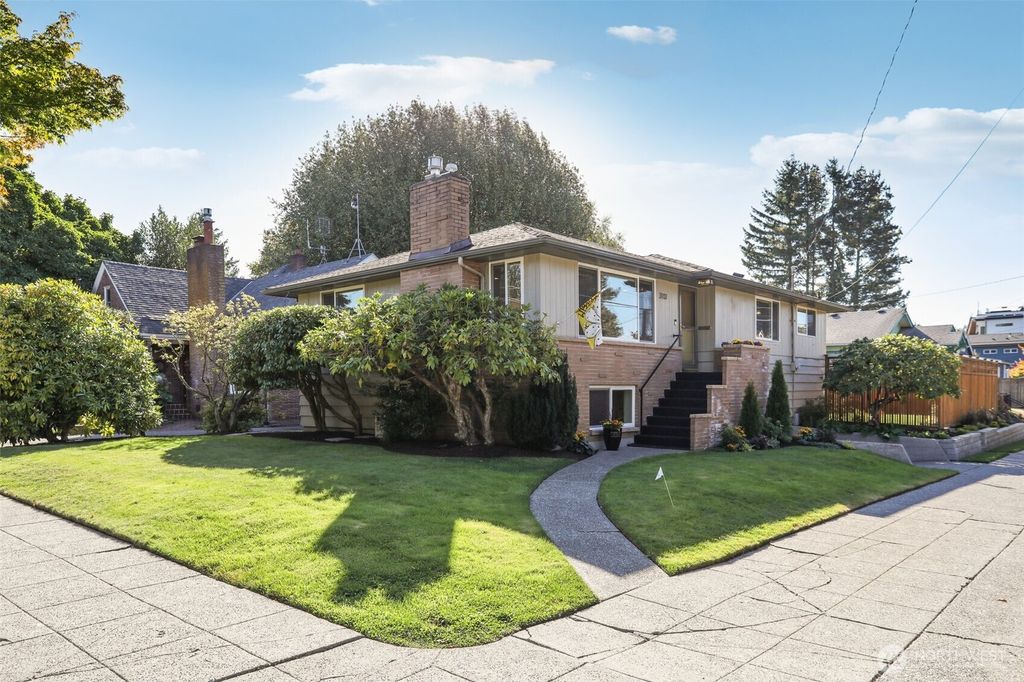 Photo of 3901 SW Hanford Street, Seattle, WA 98116 (MLS # 2434727)