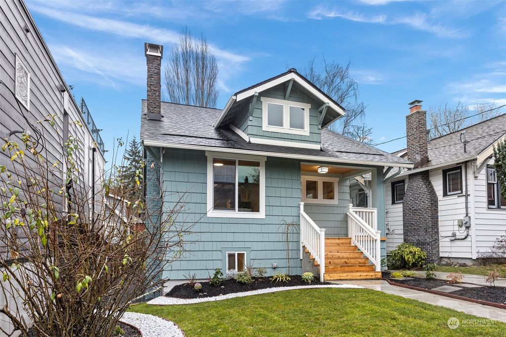 Photo of 1428 Martin Luther King Jr Way, Seattle, WA 98122 (MLS # 2026348)