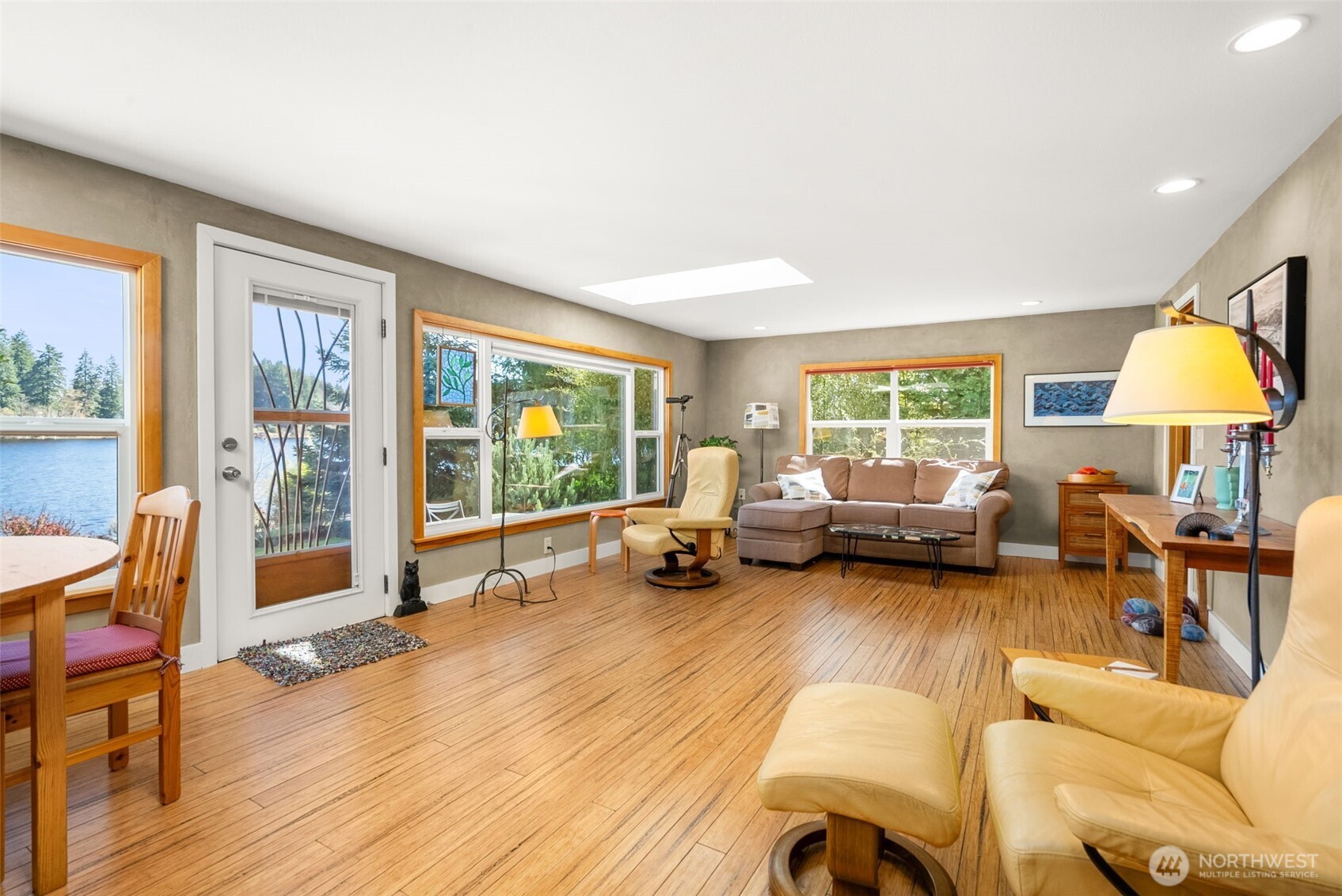 6436 Guerin Street SW