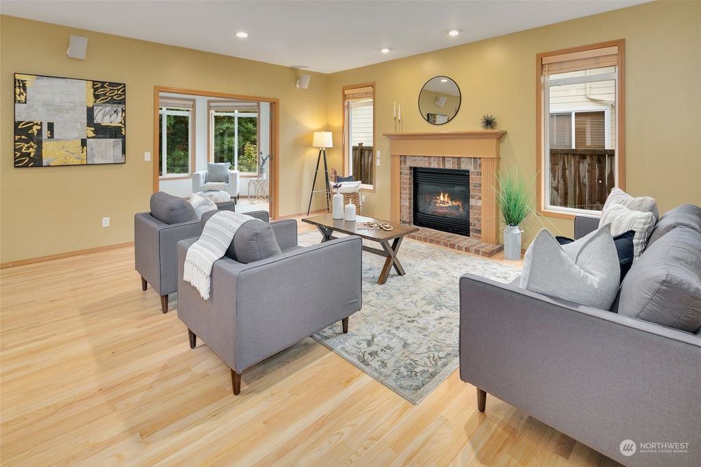 Photo of 2515 Monroe Court NE, Renton, WA 98056 (MLS # 2160644)
