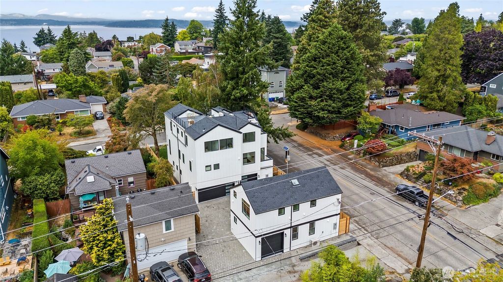 Photo of 5121 SW Genesee Street, Seattle, WA 98116 (MLS # 2423232)