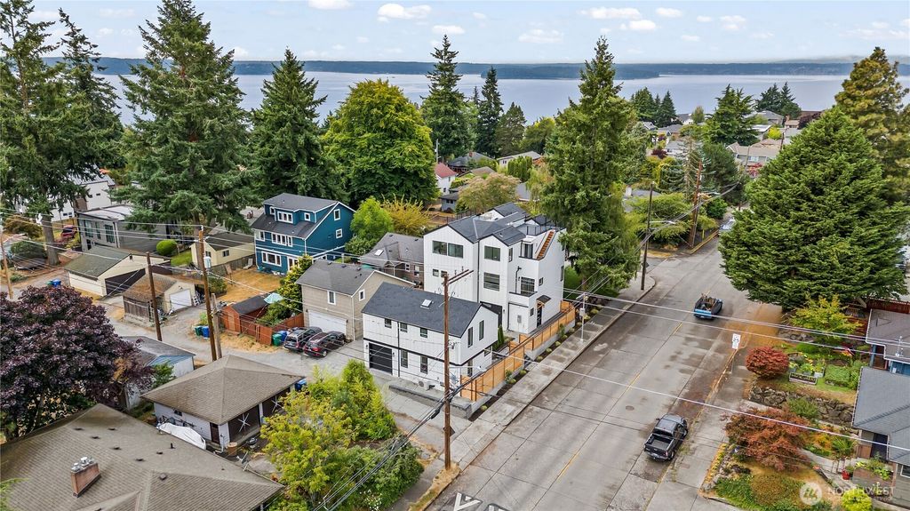 Photo of 5121 SW Genesee Street, Seattle, WA 98116 (MLS # 2423232)