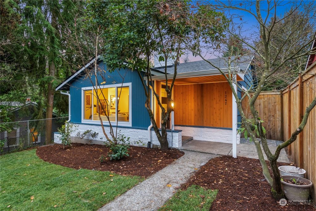 Photo of 1247 NE 97th Street, Seattle, WA 98115 (MLS # 2174276)