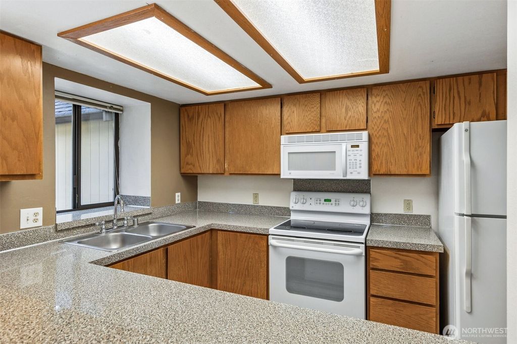 Photo of 220 Israel Road SW #K-11, Tumwater, WA 98501 (MLS # 2507044)