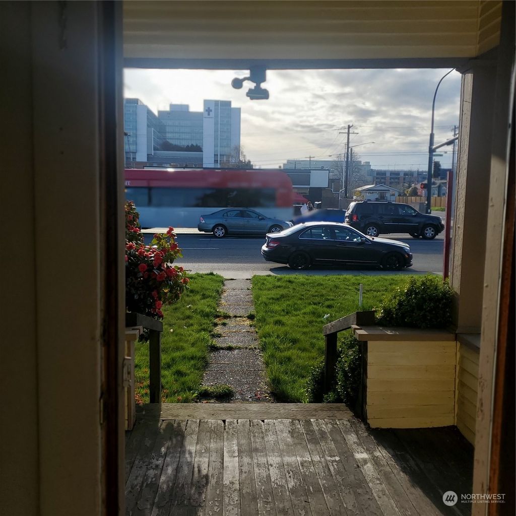 Photo of 1305 &amp; 1301 Broadway Avenue, Everett, WA 98201 (MLS # 2055663)