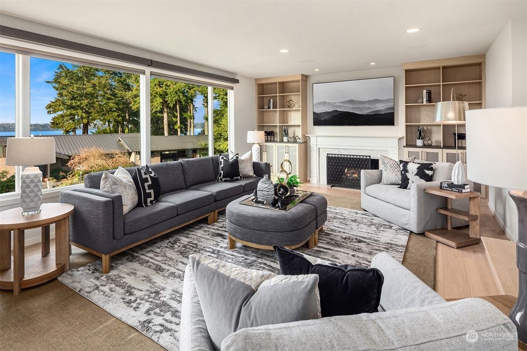 Photo of 8121 SE 44TH Street, Mercer Island, WA 98040 (MLS # 2312840)