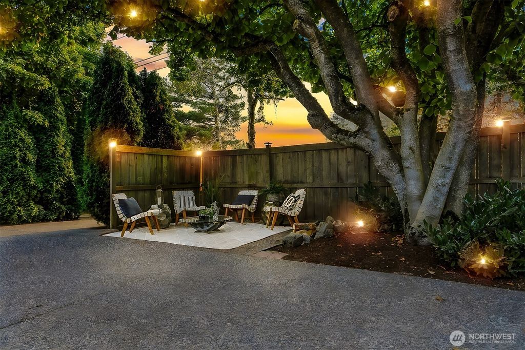 Photo of 9044 15th Avenue NW, Seattle, WA 98117 (MLS # 2426349)