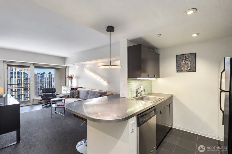 1415 2nd Avenue 2108