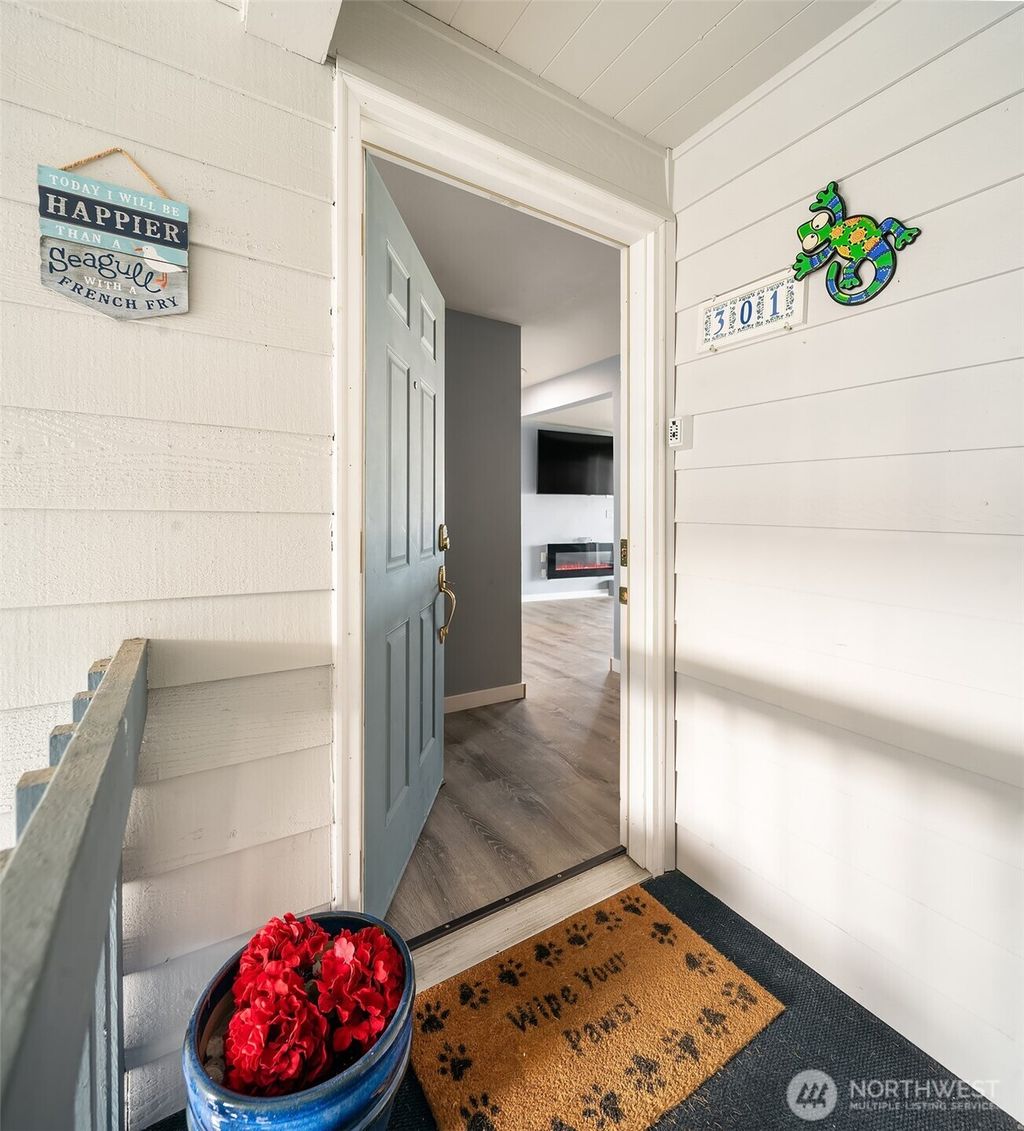 Photo of 23003 Marine View Drive S #B301, Des Moines, WA 98198 (MLS # 2471098)