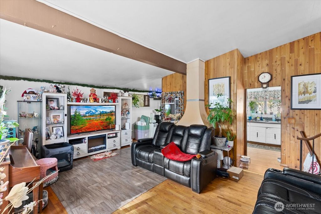 Photo of 14347 Ashworth Avenue N, Seattle, WA 98133 (MLS # 2512390)