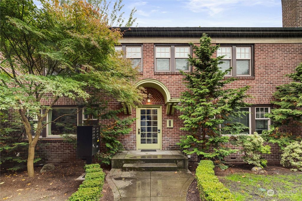 Photo of 2003 Boylston Avenue E, Seattle, WA 98102 (MLS # 2308626)