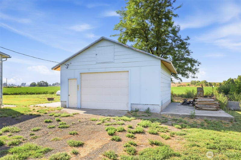 1227 Frog Hollow Road