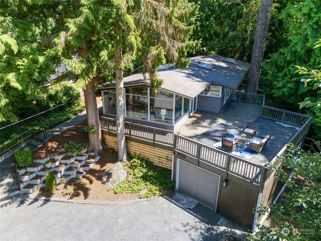 Photo of 8008 Talbot Road, Edmonds, WA 98026 (MLS # 2298397)