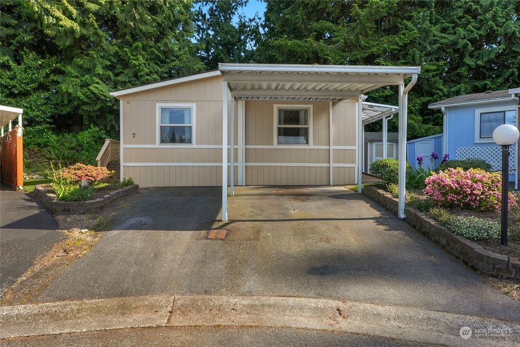 Photo of 5810 Fleming Street #7, Everett, WA 98203 (MLS # 2144749)