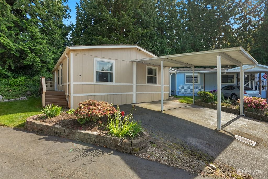 Photo of 5810 Fleming Street #7, Everett, WA 98203 (MLS # 2144749)