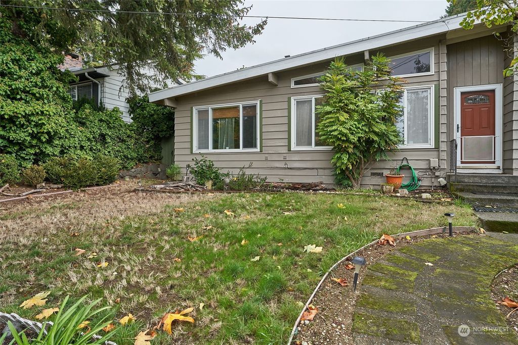 Photo of 22900 26th Avenue S, Des Moines, WA 98198 (MLS # 2304958)