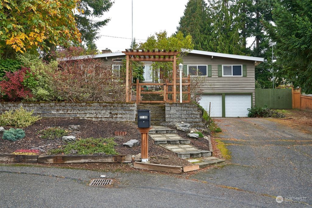 Photo of 22900 26th Avenue S, Des Moines, WA 98198 (MLS # 2304958)