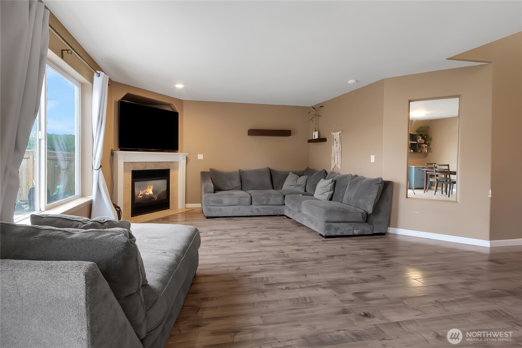 1309 Riddell Avenue NE