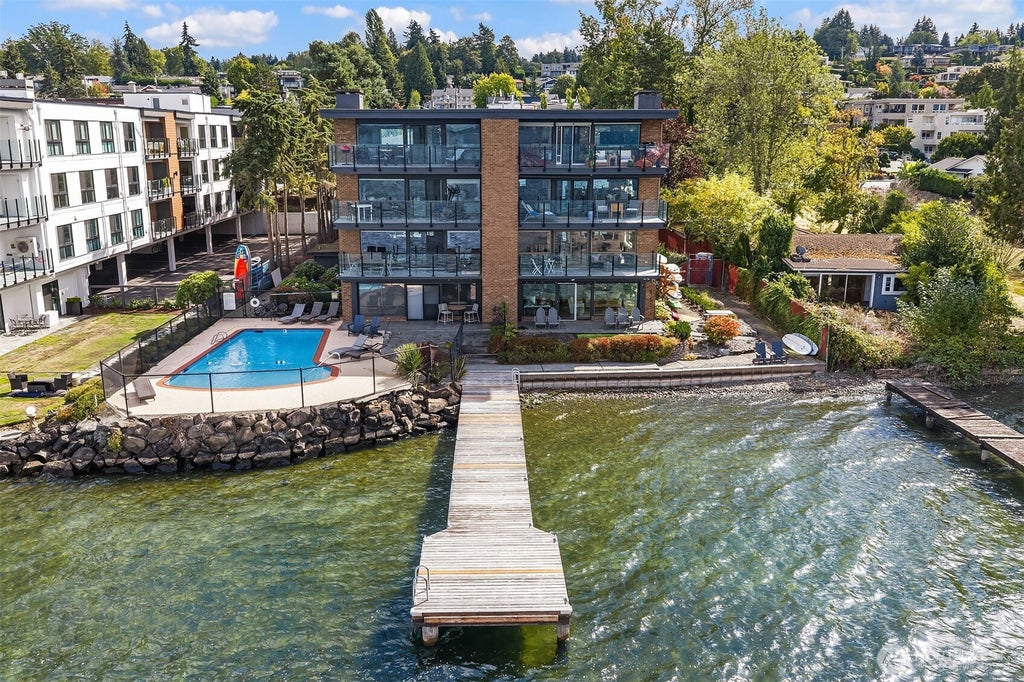 Photo of 6225 Lake Washington Boulevard NE #208, Kirkland, WA 98033 (MLS # 2574510)
