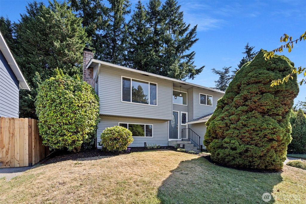 Photo of 17714 160th Avenue SE, Renton, WA 98058 (MLS # 2434810)