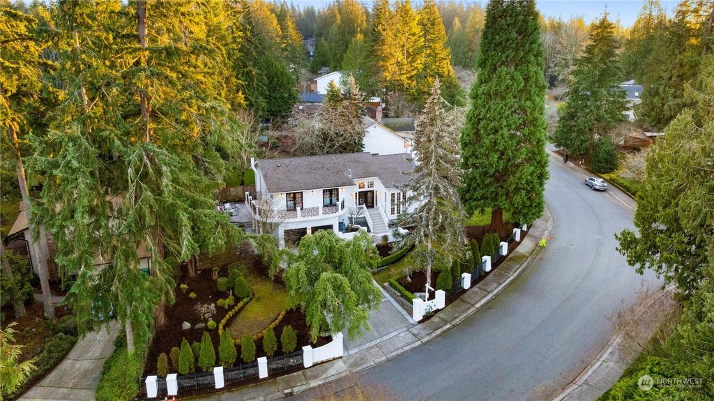 Photo of 18509 NE 27th Street, Redmond, WA 98052 (MLS # 2327914)