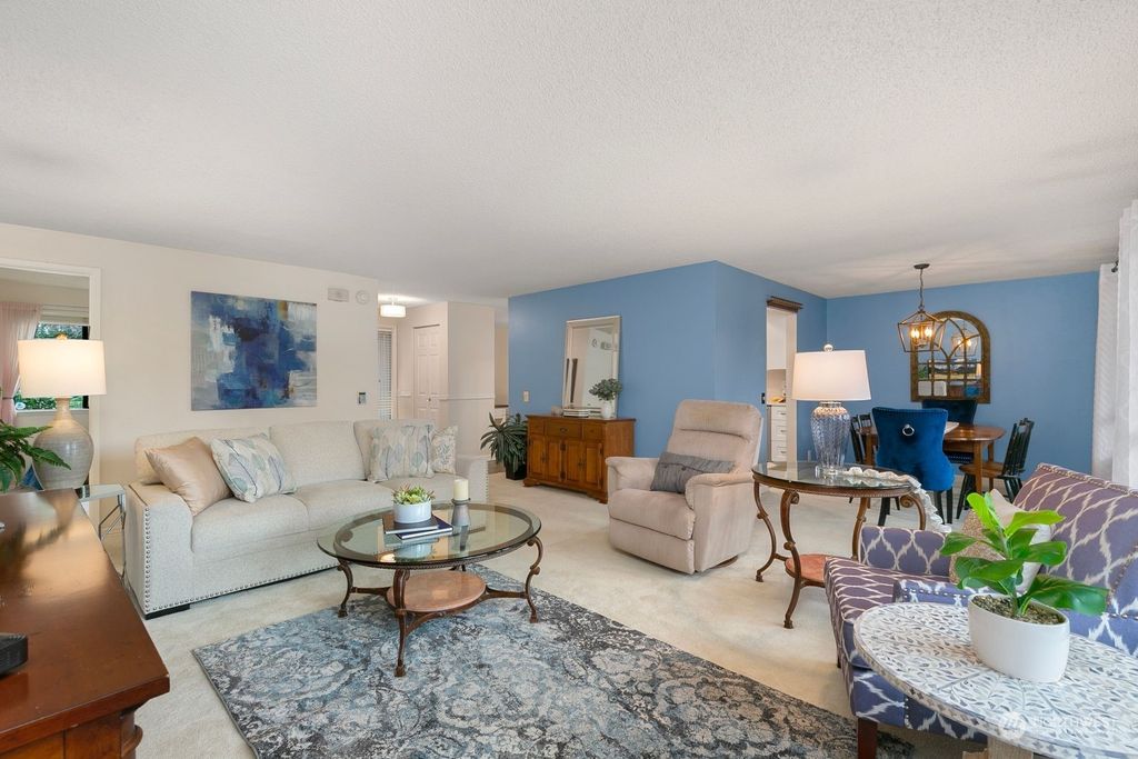 Photo of 2110 SE 21st Court, Renton, WA 98055 (MLS # 2047504)