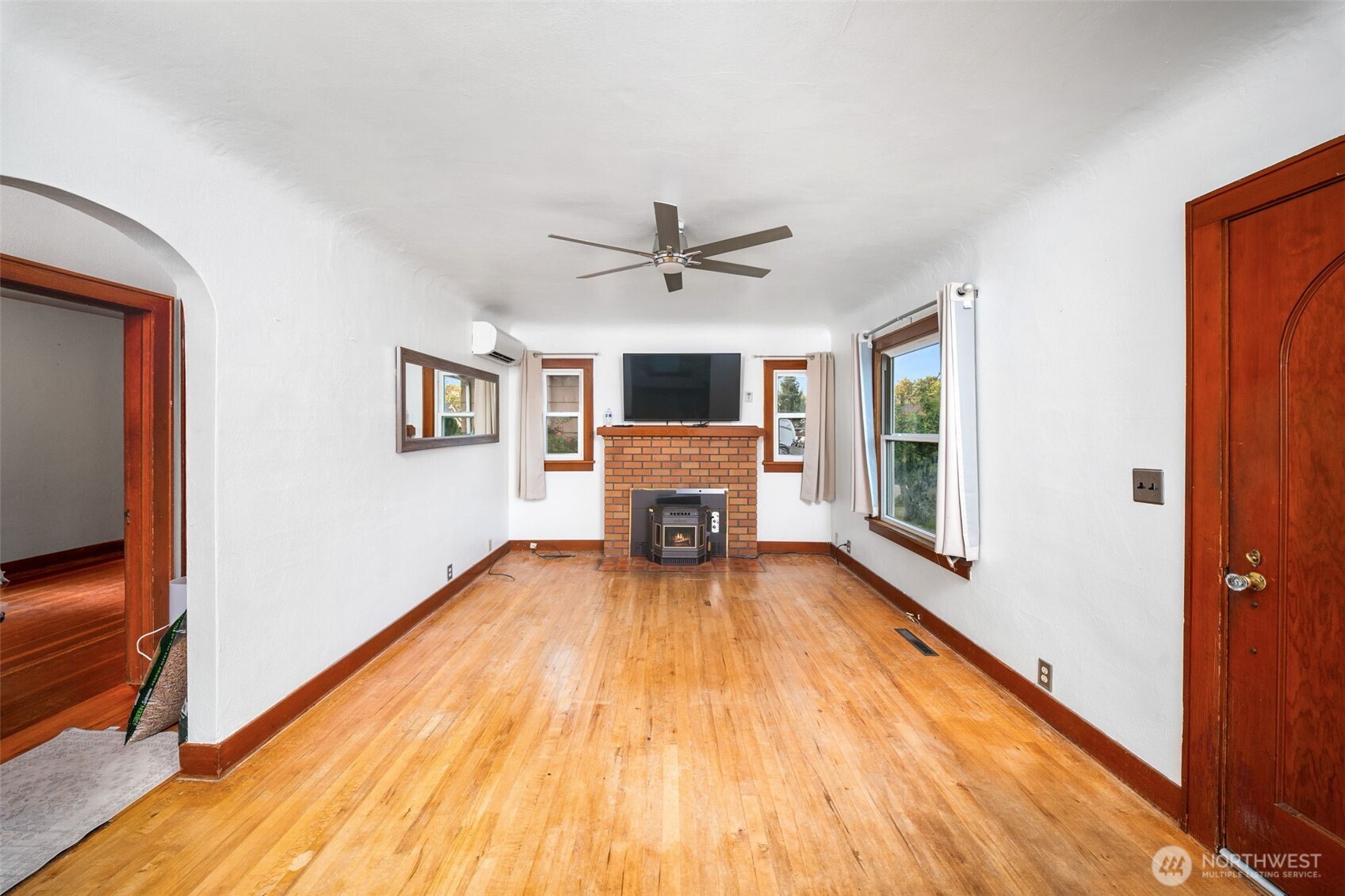 301 NW Benton Avenue